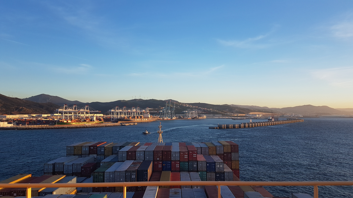 Mayview Maersk ankomst Tangier Med 31-Mar-2018.jpg